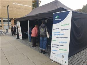 Farmářský trh s myklogogickou poradnou a stanem zdraví 13