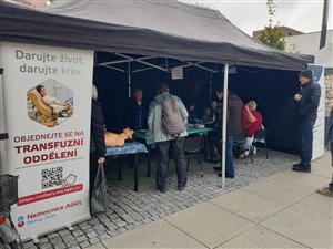 Farmářský trh s myklogogickou poradnou a stanem zdraví 12
