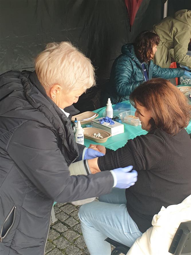 Farmářský trh s myklogogickou poradnou a stanem zdraví 8