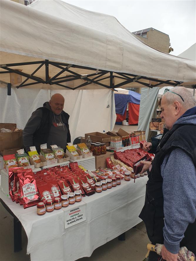 Farmářský trh s myklogogickou poradnou a stanem zdraví 2