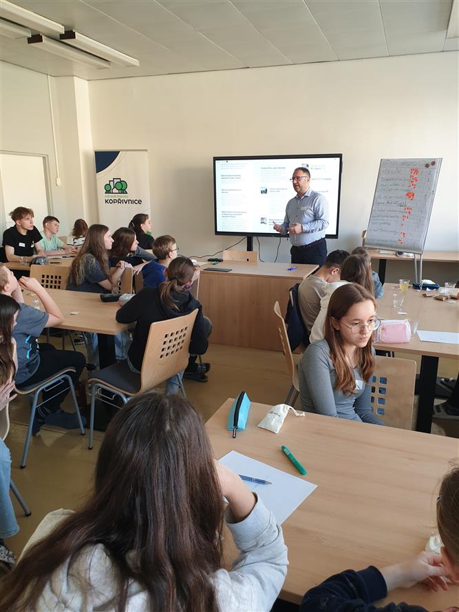 Školní fórum ZŠ 17. listopadu 13 13