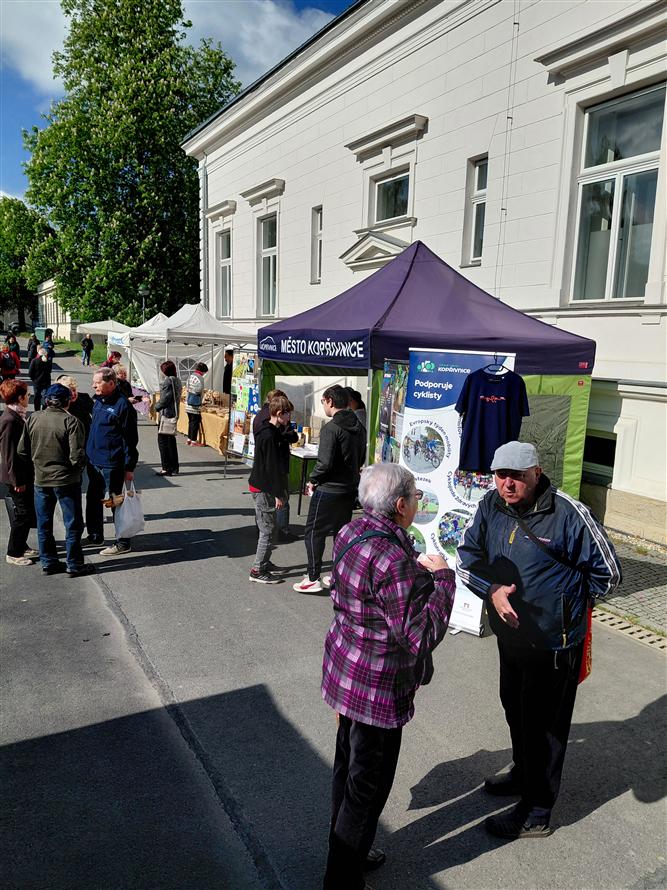 Fairtradový stan na květnovém farmářském trhu 18