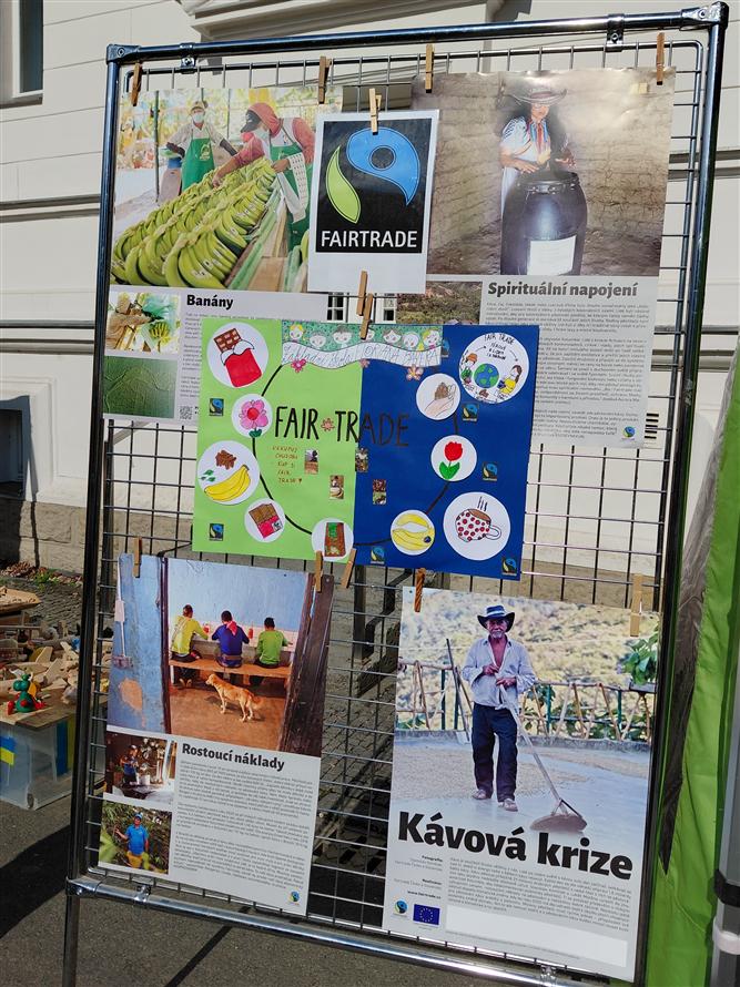Fairtradový stan na květnovém farmářském trhu 15