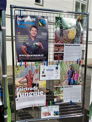 Fairtradový stan na květnovém farmářském trhu 14