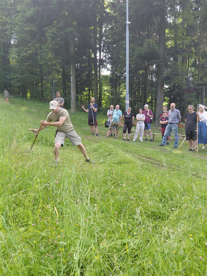 WORKSHOP sečení a naklepávání kosy - projekt Rozmanitostí k rovnováze 24