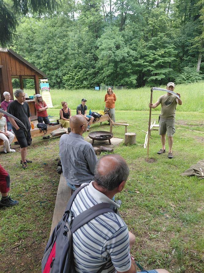 WORKSHOP sečení a naklepávání kosy - projekt Rozmanitostí k rovnováze 22