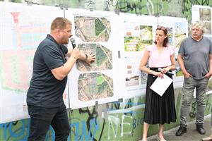 Veřejné projednání odstavného parkoviště a průchodu mezi ulicí Mírovou a hřištěm Na Luhách 2