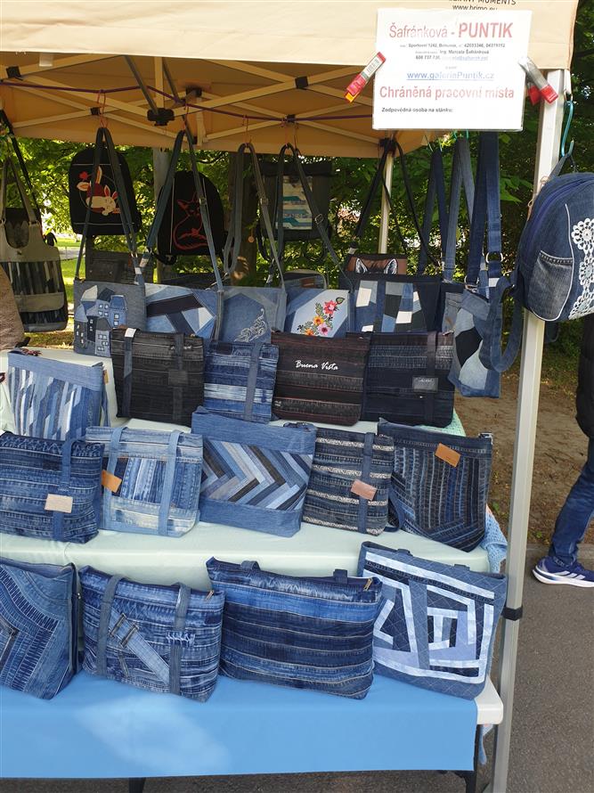 Fairtradový stan na květnovém farmářském trhu 1