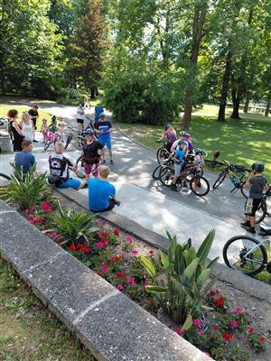 Cyklovyjížďka Na Sedmičku - Někdo ven 1