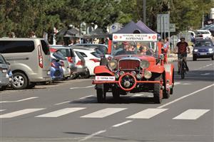 Velký zájem byl i o tradiční projížďky tatrováckými veterány, které letos jezdily pouze po městě.