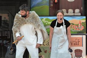 Na pouťovém jarmarku nechyběla ani divadelní představení. V neděli v podání Divadla Milana Šťastného.