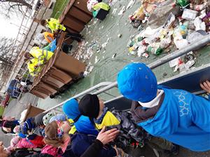 Den Země v Sadu E. Beneše