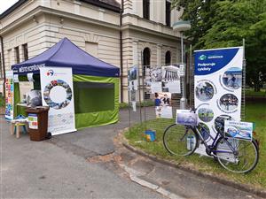 KOPRtoUR Globální stan na farmářském trhu