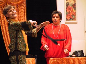 Pořádající divadelní soubor Kotouč Štramberk byl nejúspěšnější na letošním ročníku tamní ochotnické přehlídky. V premiéře na ní uvedli francouzskou frašku Brouk v hlavě.<br/>
FOTO: DAVID MACHÁČEK