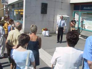 System.Linq.Enumerable+<TakeIterator>d__25`1[System.Char]