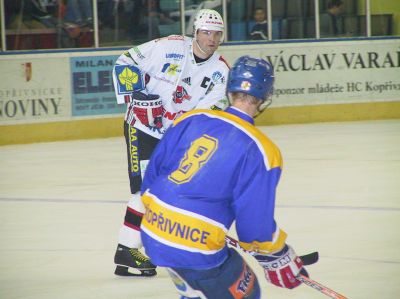 Kopřivničtí hokejisté měli štěstí, v čele týmu hvězd se jim na domácím ledě postavil i držitel triptychu největších hokejových trofejí Jaromír Jágr.<br/>
FOTO: DAVID MACHÁČEK