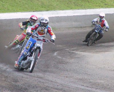 Adrian Rymel v úvodní jízdě, kdy se prodral do čela ihned po startu a kontroloval svou pozici až do cíle.<br/>
FOTO: DAVID MACHÁČEK
