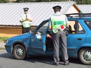Radar v držení městské policie je hojně využíván. Strážníci společně se státními policisty znovu kontrolovali řidiče projíždějící městem.<br/>                                                                 
FOTO: DANA HOĎÁKOVÁ
