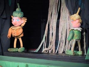 Dětský loutkoherecký soubor Schůdky v rámci oslav svých třicátin uvedl i pohádku O Káče a černém kocourovi Kubovi.<br/>  
FOTO: DAVID MACHÁČEK
