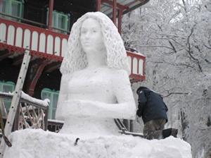 Sněhové sochy začínají dnes opět vznikat na Pustevnách. V sobotu a v neděli pak akci Ledové království oživí i doprovodný program.<br/>FOTO: ARCHIV
