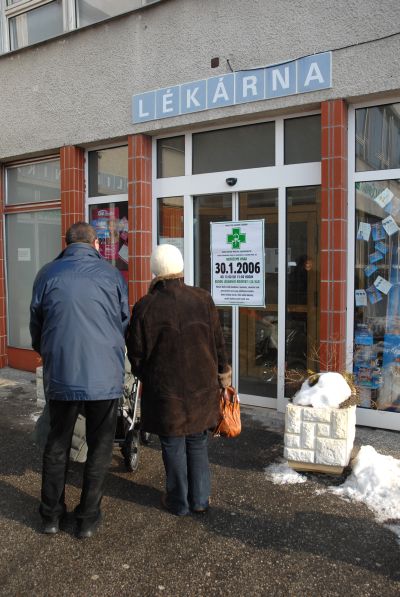 Tříhodinová stávka lékárníků v pondělí na tři hodiny zkomplikovala lidem přístup k medikamentům. V době stávky byla otevřena jen lékárna v Kauflandu.<br/>                                  
FOTO: DAVID MACHÁČEK
