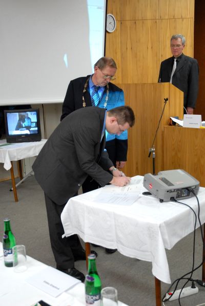 Evžen Milčinský je novým zastupitelem za ODS, po složení slibu zaujal místo uvolněné senátorem a bývalým kopřivnickým místostarostou Milanem Burešem.<br/>                          
FOTO: DAVID MACHÁČEK
