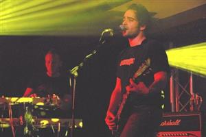 Pražské kvarteto Southpaw v Noře představovalo své nové dvojalbum, příjemnému koncertu předskakovali Roe-Deer.<br/>                                                                                             
FOTO: DAVID MACHÁČEK
