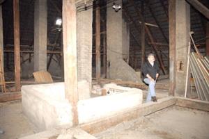 Prostorná půda Katolického domu v Kopřivnici se možná už letos po rekonstrukci dočká využití.<br/>                                                  
FOTO: DAVID MACHÁČEK
