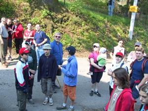 V Petřvaldíku se u příležitosti Petřvaldské šerpy sešlo sedmašedesát účastníků pochodu. Většina se na místo startu dopravila na kolech.<br/>                                                         
FOTO: Ilona HOFFMANNOVÁ
