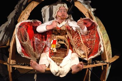 Divadlo Kvelb bavilo děti na jejich svátek prvního června hned třemi představeními. Velmi nápadité bylo ztvárnění Otesánka.<br/>                                                                              
FOTO: DAVID MACHÁČEK
