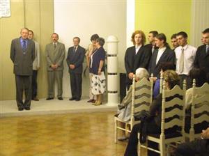 Vyřazení absolventů zdejšího středního odborného učiliště proběhlo na začátku týdne na půdě radnice. Absolventi škol prý mohou zapříčinit mírný růst nezaměstnanosti.<br/>             
FOTO: DAVID MACHÁČEK
