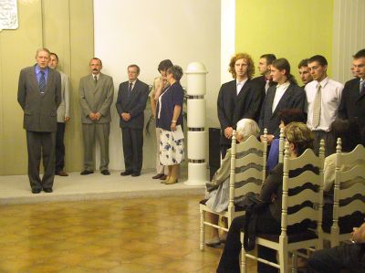 Vyřazení absolventů zdejšího středního odborného učiliště proběhlo na začátku týdne na půdě radnice. Absolventi škol prý mohou zapříčinit mírný růst nezaměstnanosti.<br/>             
FOTO: DAVID MACHÁČEK
