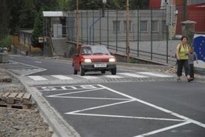 Část silnice přes Štramberk byla zprovozněna, celým městem však zatím stále není možné projíždět bez omezení.<br/>                                                                                            
FOTO: DAVID MACHÁČEK
