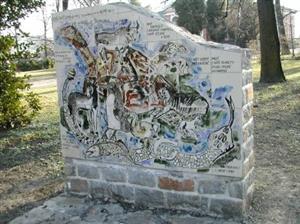 Zeď svědomí je jako estetický prvek součástí parku Edvarda Beneše a zároveň také apelem na ekologické povědomí lidí, kteří kolem ní procházejí.<br/>                                                              
FOTO: Archiv
