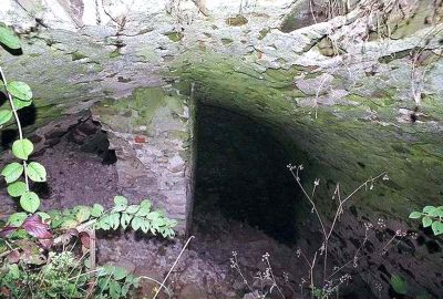 Zbytky sklepení hradu Konary v Polsku.<br/>              
FOTO: ARCHIV
