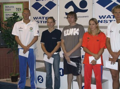 Nejlepšími plavci 11. Velké ceny Kopřivnice byli (zleva) Květoslav Svoboda, Jana Pechanová, Jiří Jedlička, Petra Chocová a Michal Rubáček.<br/>                                              
FOTO: ONDŘEJ ZAPLETAL

