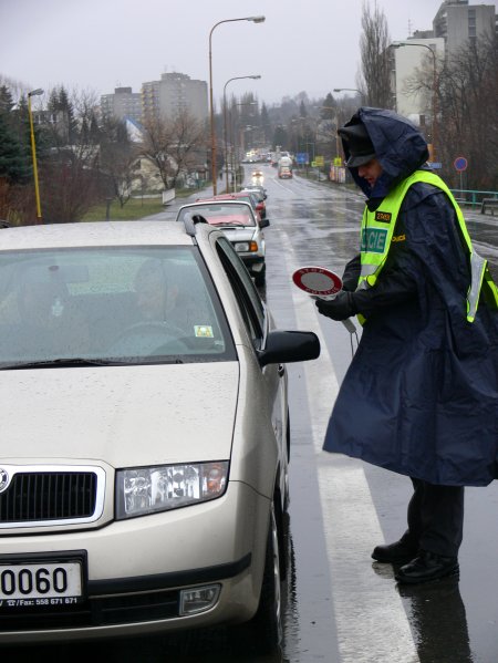 V rámci dopravně-bezpečnostní akce se minulý týden policisté zaměřili především na alkohol. Tentokrát však nebyl přistižen žádný hříšník.<br/>
FOTO: DANA HOĎÁKOVÁ
