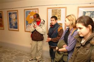 Studenti ostravské střední umělecké školy prezentují v suterénní Galerii ve vile své práce. Většinou jsou to litografie, ale také grafické listy vytvořené jinými technikami.<bvr/>             
FOTO: DAVID MACHÁČEK
