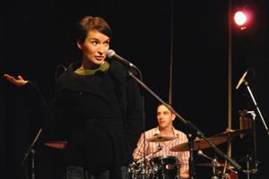 Alice Springs se svou kapelou koncertovala v polovině minulého týdne v sále Kulturního domu ve Štramberku.<br />                                                                               
FOTO: DAVID MACHÁČEK
