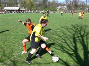 Fotbalistky Spartaku Lubina poměrně snadno odolávaly průnikům íiskoveckých hráček a jasně zvítězily 2:0.<br/>
FOTO: ONDŘEJ ZAPLETAL
