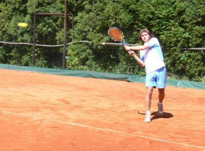 Adam Ondrašík byl v sobotním střetnutí kopřivnického družstva s Hrušovem jednou z opor týmu a zvítězil ve dvouhře i čtyřhře.<br/>                                                        
FOTO: ONDŘEJ ZAPLETAL
