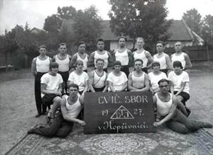 První cvičitelský sbor DTJ z roku 1927.<br/> FOTO: ARCHIV MUZEUM FOJTSTVÍ