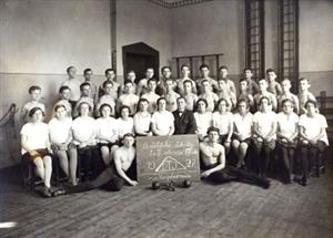 Cvičitelská škola DTJ z roku 1927.<br/>                 FOTO: ARCHIV MUZEUM FOJTSTVÍ