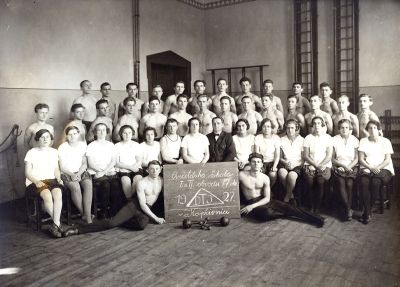 Cvičitelská škola DTJ z roku 1927.<br/>                 FOTO: ARCHIV MUZEUM FOJTSTVÍ