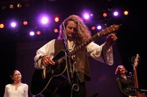 Tomáš Kočko a Orchestr budou jedním z hudebních lákadel sobotního Bartolomějského večera. Kromě  dvou koncertů jsou připravena také dvě pohádková divadelní představení.<br/>                      FOTO: ARCHIV