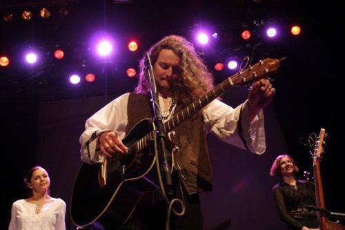 Tomáš Kočko a Orchestr budou jedním z hudebních lákadel sobotního Bartolomějského večera. Kromě  dvou koncertů jsou připravena také dvě pohádková divadelní představení.<br/>                      FOTO: ARCHIV