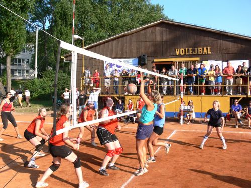 V utkáních finálové skupiny žen tradičního mezinárodního volejbalového turnaje byly k vidění velice hodnotné výkony a dlouhé výměny.<br/>                                                       
FOTO: ONDŘEJ ZAPLETAL
