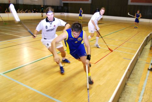 Ačkoli kopřivničtí florbalisté v zápase s pražskou Spartou měli v závěru navrch, zvítězit se jim nakonec nepodařilo a v prodloužení inkasovali rozhodující branku.<br/>                     
FOTO: ONDŘEJ ZAPLETAL
