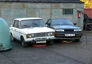 Vraky aut, o které se nepostará jejich majitel, jsou dva měsíce uschovány ve Slumeku a poté jsou teprve zlikvidovány.<br/>         
FOTO: DANA HOĎÁKOVÁ
