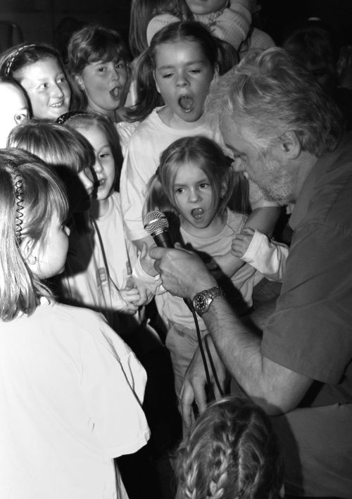 Na Slavnostním večeru kopřivnických škol pořádaném u příležitosti státního svátku měl tradičně hlavní slovo zpěv.<br/>                                                                                           
FOTO: ONDŘEJ ZAPLETAL
